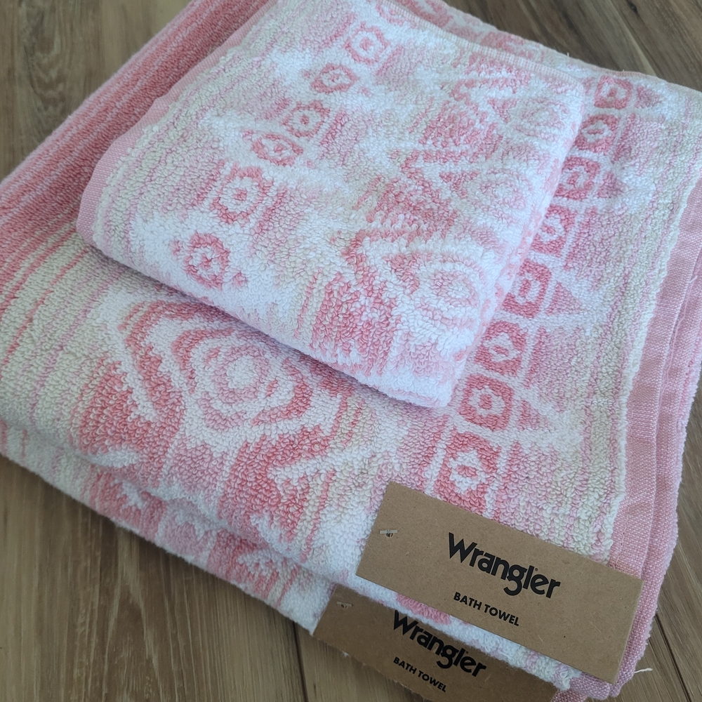 Wrangler Jericho Pink 2 Bath Towels 1 Hand Towel